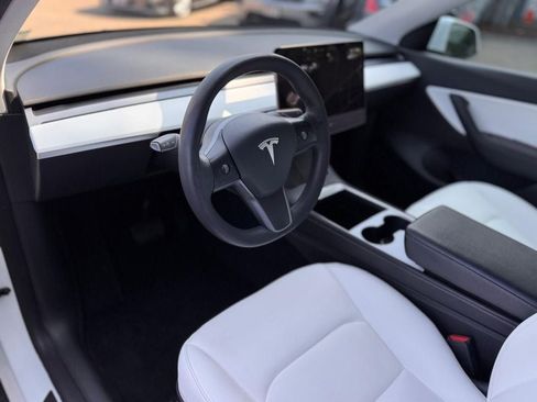 Used 2021 Tesla Model Y Long Range AWD/4WD image 14