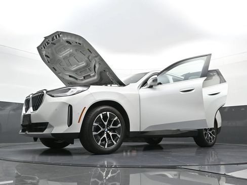 Used 2025 BMW X3 xDrive30i w/ Premium Package AWD/4WD image 39