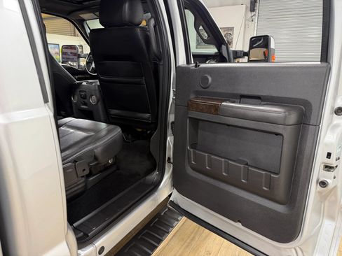 Used 2015 Ford F250 Platinum w/ FX4 Off-Road Package AWD/4WD image 17