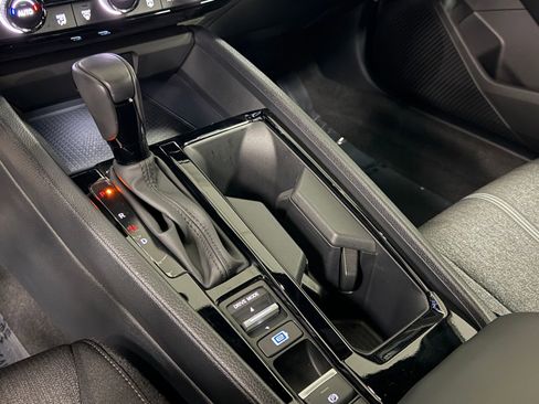 Used 2024 Honda Accord Sport image 32