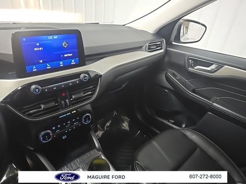 Used 2022 Ford Escape SEL w/ Technology Package image 26