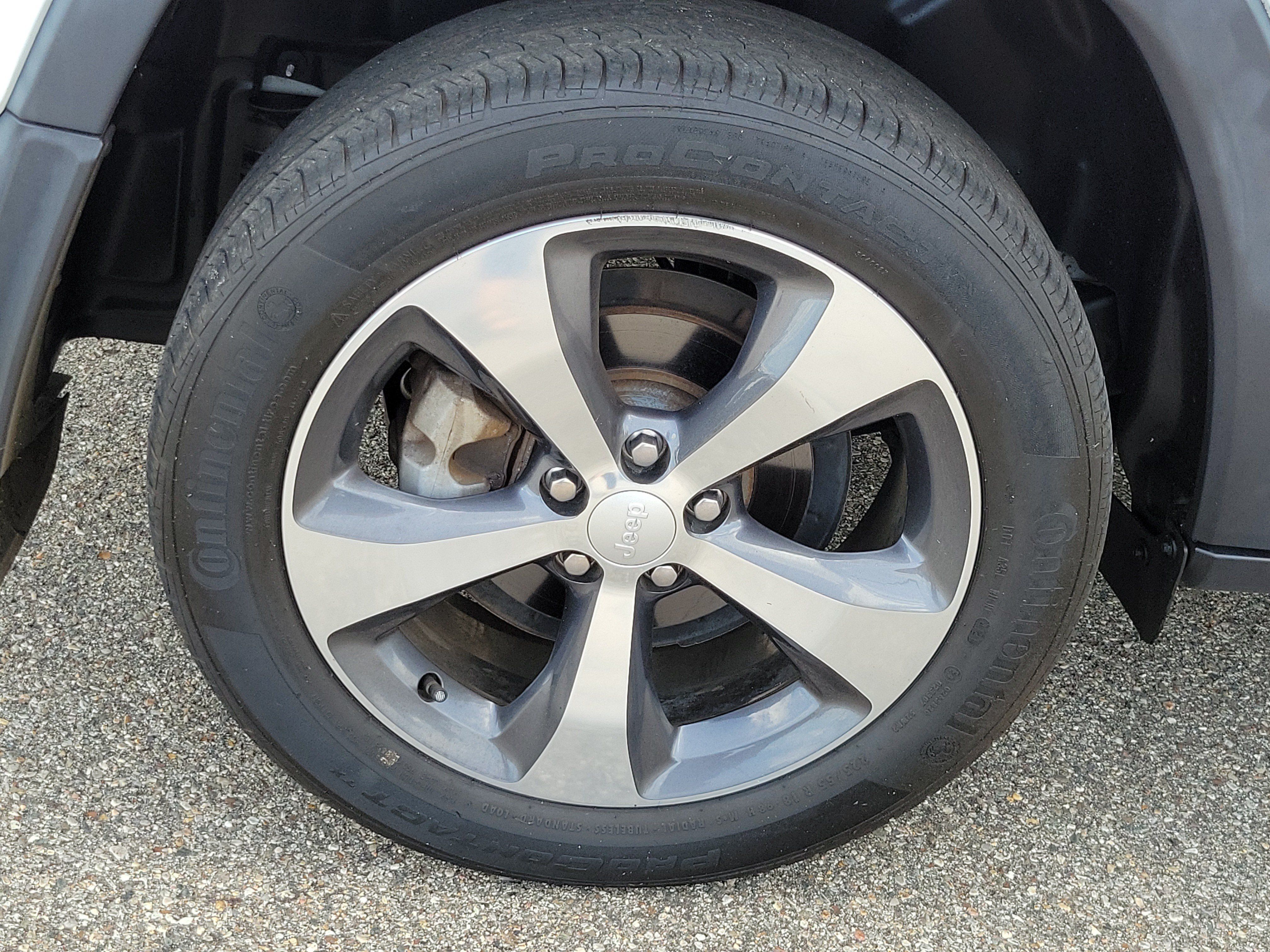 Used 2019 Jeep Cherokee Limited FWD image 5