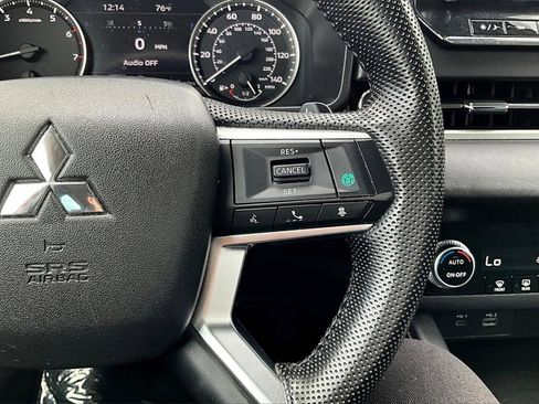 Used 2023 Mitsubishi Outlander SE image 18