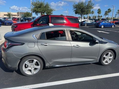 Used 2017 Chevrolet Volt LT w/ Comfort Package image 7