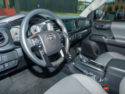 Used 2022 Toyota Tacoma SR image 10