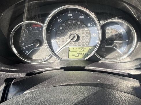 Used 2015 Toyota Corolla LE image 12