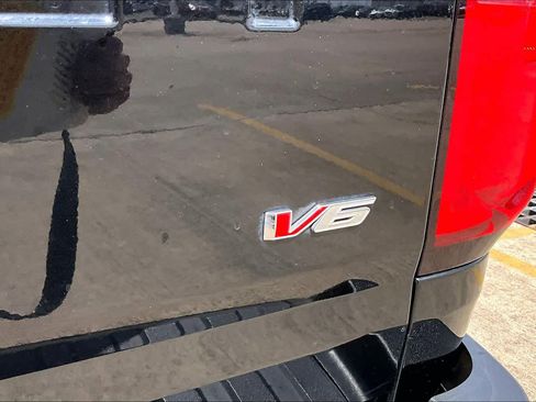 Used 2021 Chevrolet Colorado LT w/ LT Convenience Package image 10