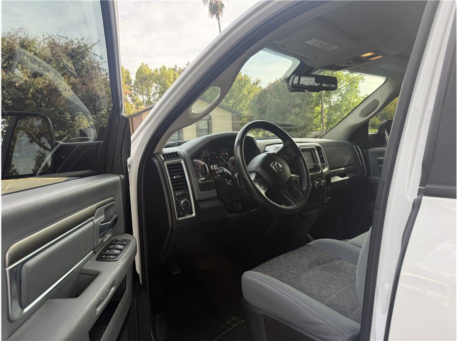 Used 2018 RAM 2500 SLT w/ Luxury Group AWD/4WD image 10