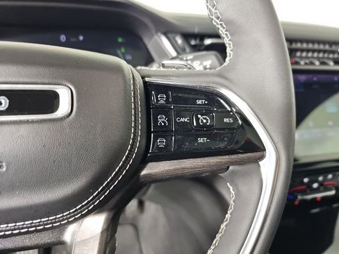 Certified 2022 Jeep Grand Cherokee Overland image 17