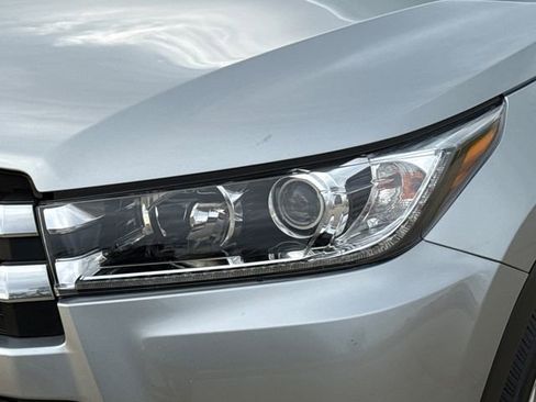 Used 2019 Toyota Highlander Limited image 4