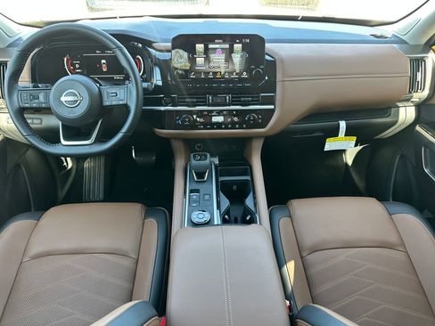 New 2025 Nissan Pathfinder Platinum w/ Cargo Package image 18