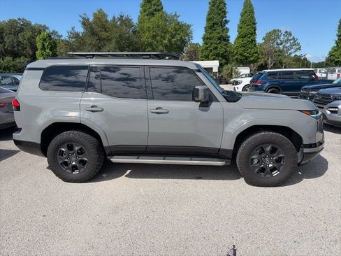 Used 2024 Lexus GX 550 w/ Accessory Package (31) AWD/4WD image 4