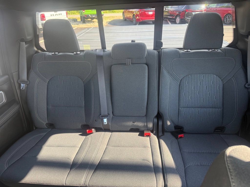Used 2023 RAM 1500 Big Horn AWD/4WD image 37
