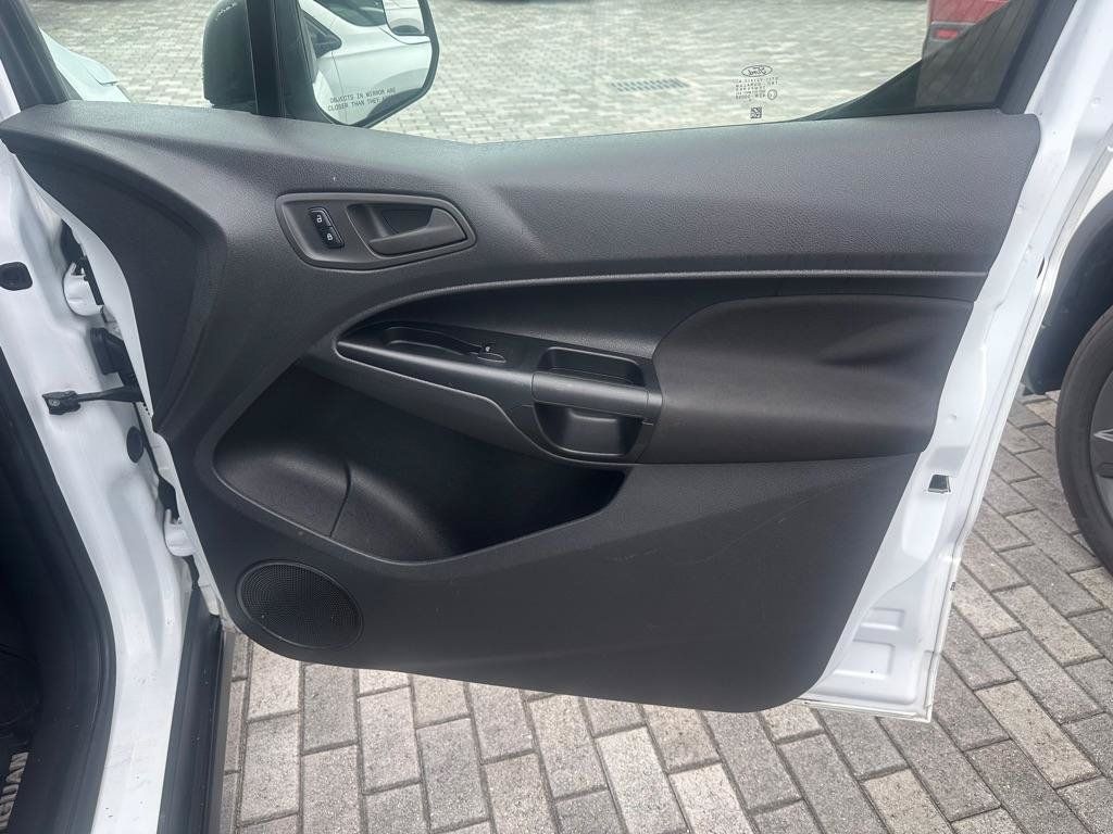 Used 2016 Ford Transit Connect XL FWD image 19