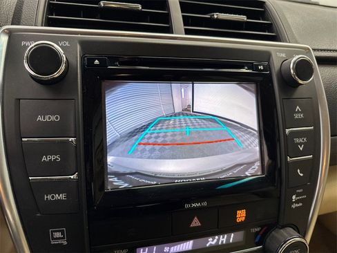 Used 2017 Toyota Camry XLE image 28