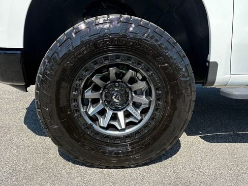 Used 2024 Chevrolet Silverado 1500 LT Trail Boss w/ Convenience Package II AWD/4WD image 10