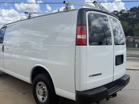 Used 2015 Chevrolet Express 2500 RWD image 6