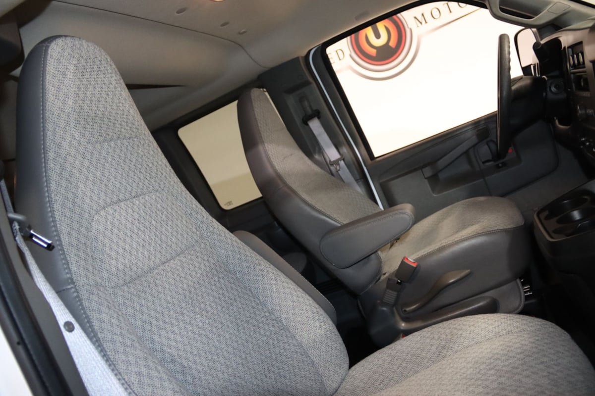 Used 2025 Chevrolet Express 3500 LT w/ LT Preferred Equipment Group RWD image 53