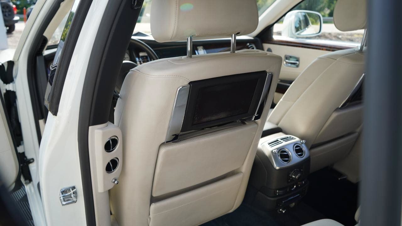 Used 2011 Rolls-Royce Ghost RWD image 44