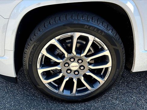 Used 2022 GMC Acadia Denali w/ Denali Technology Package image 30