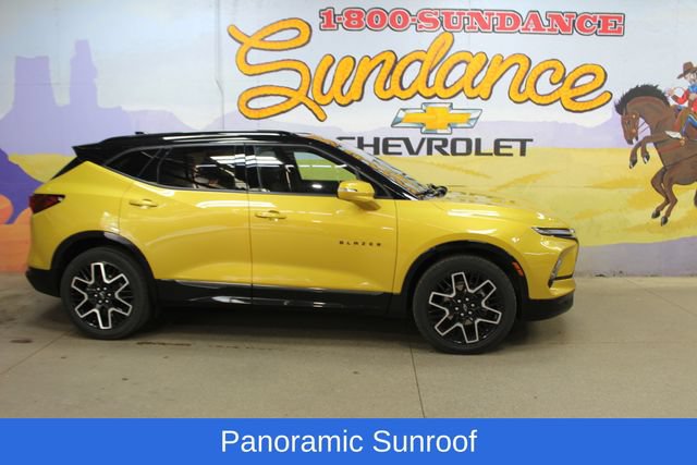 Used 2023 Chevrolet Blazer RS w/ Driver Confidence II Package AWD/4WD image 1