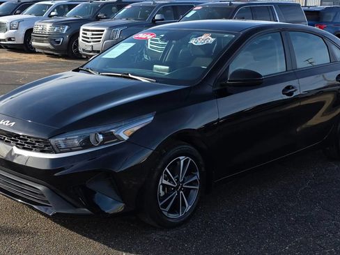 Used 2024 Kia Forte LXS FWD image 7
