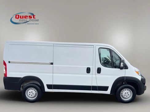 Used 2025 RAM ProMaster 2500 w/ Convenience Group FWD image 2