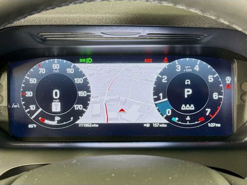 Used 2025 Land Rover Discovery Sport S image 12