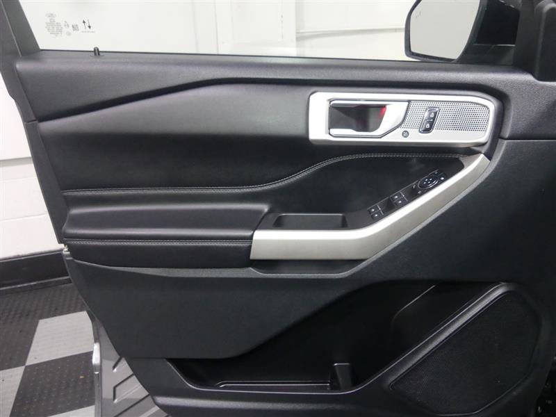 Used 2023 Ford Explorer Limited RWD image 18