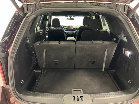 Used 2020 Ford Explorer XLT w/ Comfort Package image 31