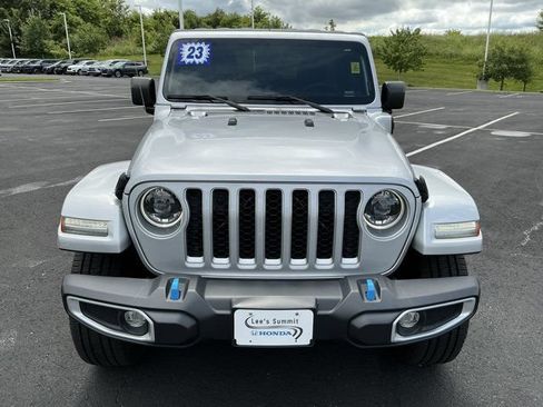 Used 2023 Jeep Wrangler Unlimited Sahara AWD/4WD image 9