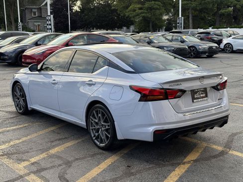 Used 2023 Nissan Altima 2.0 SR FWD image 8