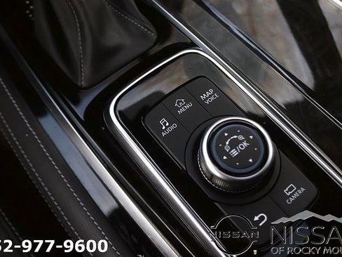 Used 2024 INFINITI QX80 Sensory image 25