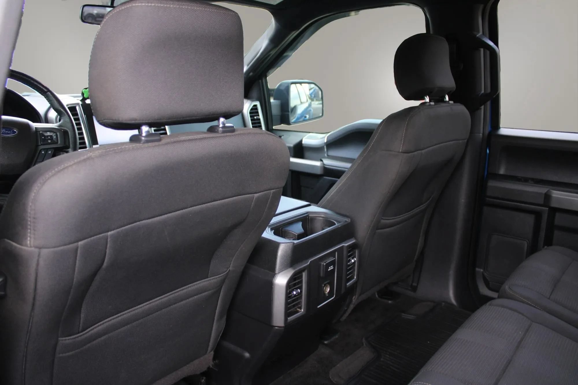 Used 2015 Ford F150 XLT w/ Equipment Group 302A Luxury AWD/4WD image 18