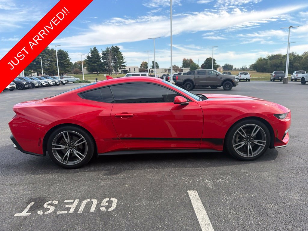 Used 2024 Ford Mustang Coupe RWD image 5