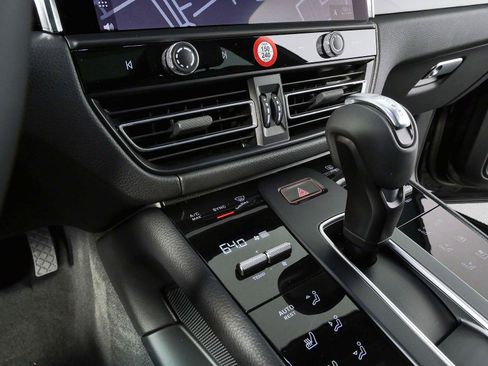New 2026 Porsche Macan Turbo AWD/4WD image 17