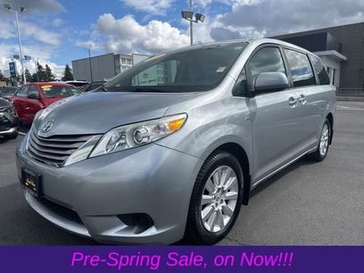 Used 2016 Toyota Sienna LE w/ Outdoor Package