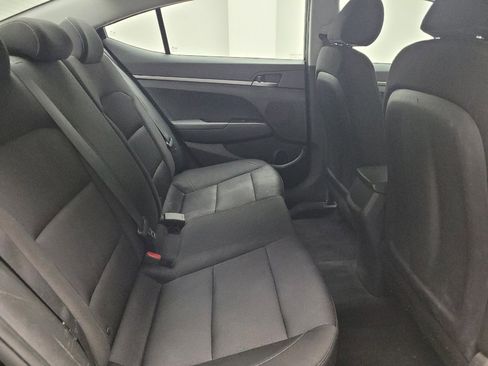 Used 2018 Hyundai Elantra SE FWD image 19