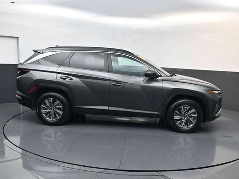 Used 2022 Hyundai Tucson Blue w/ Cargo Package AWD/4WD image 2