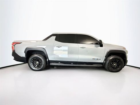 Used 2026 Chevrolet Silverado EV LT AWD/4WD image 6