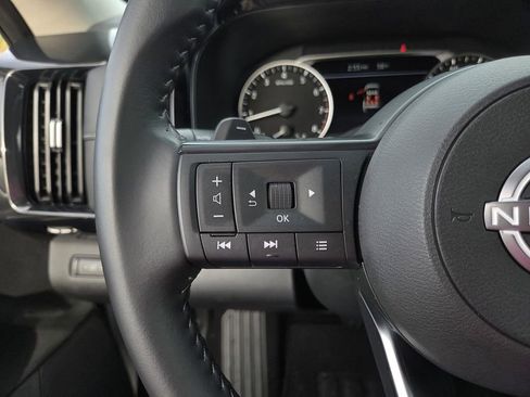 Used 2025 Nissan Pathfinder SV w/ SV Premium Package image 22