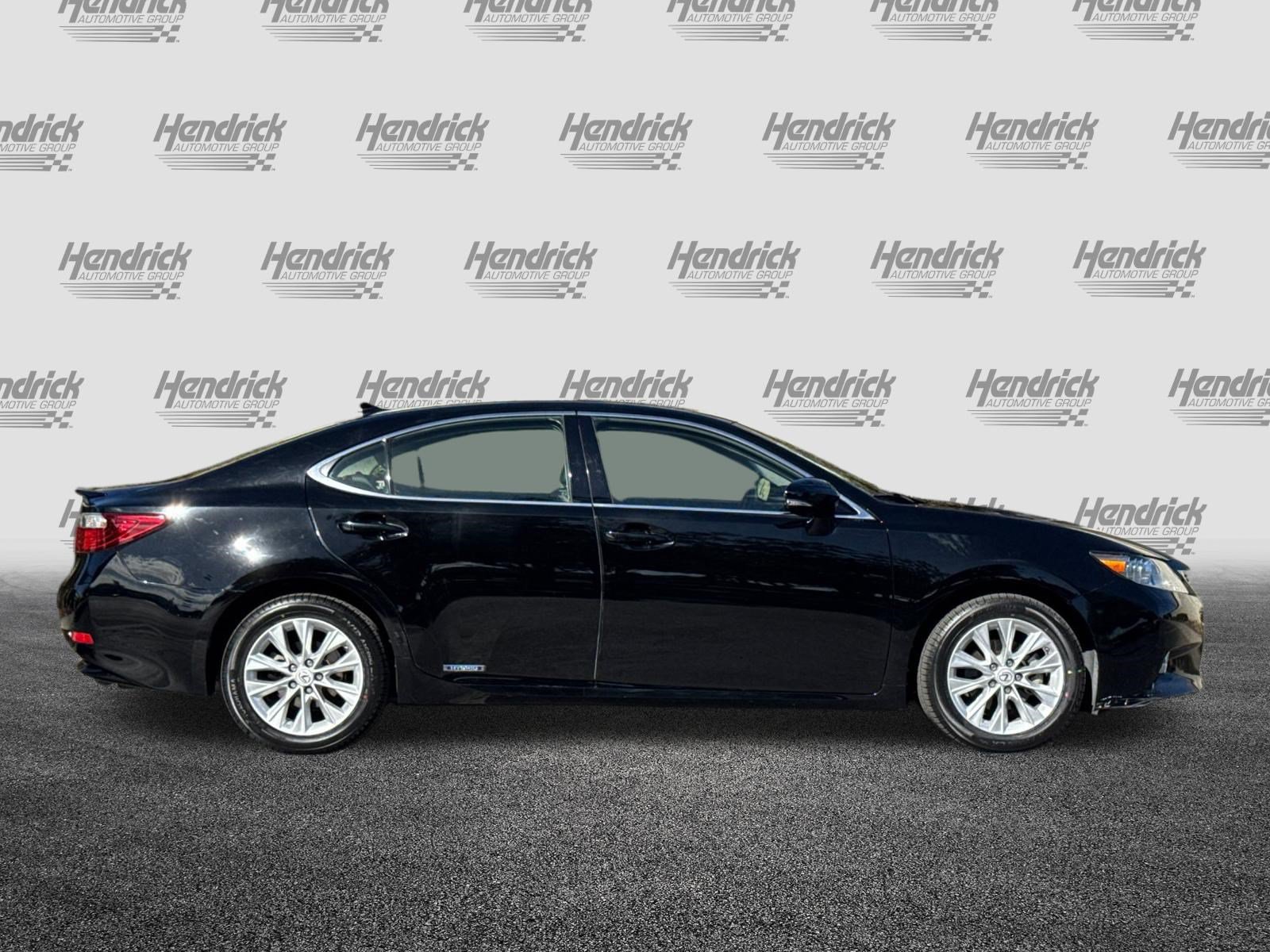 Used 2014 Lexus ES 300h w/ Luxury Package w/Bamboo Trim FWD image 3