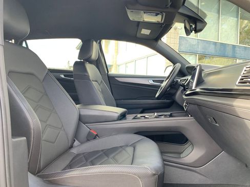 Used 2025 Volkswagen Atlas Cross Sport SE image 36