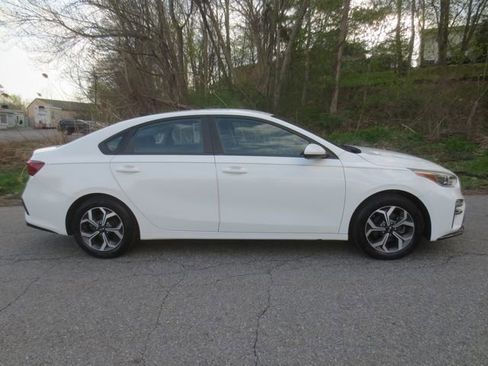 Used 2020 Kia Forte LXS FWD image 11