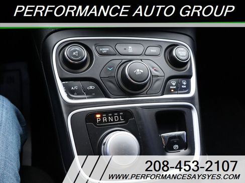 Used 2015 Chrysler 200 Limited image 20