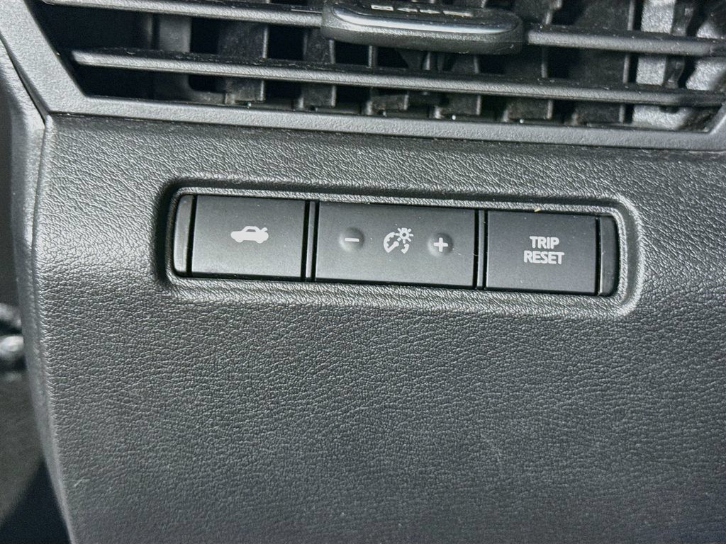 Certified 2024 Nissan Altima 2.5 SV FWD image 18