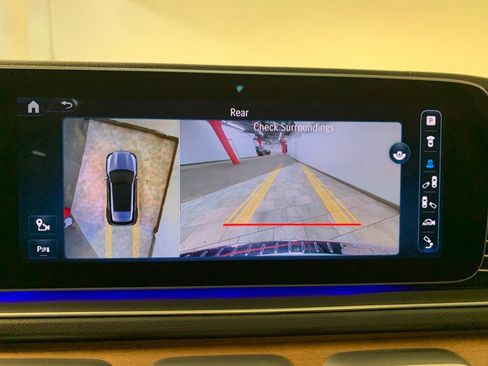 Used 2024 Mercedes-Benz GLE 350 4MATIC w/ AMG Line Exterior image 40