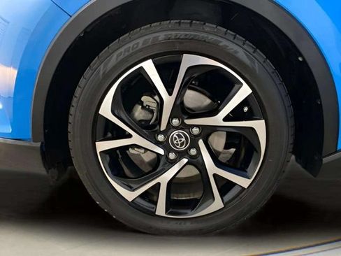 Used 2019 Toyota C-HR XLE FWD image 89