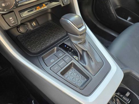 Used 2025 Toyota RAV4 XLE Premium FWD image 36