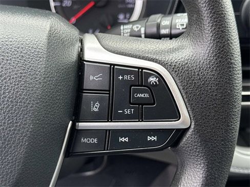 Used 2022 Toyota Highlander L image 10